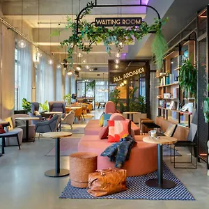 Moxy Ostbahnhof Hotell